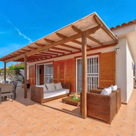 3-bedroom Bella With Own Pool Villa Callao Salvaje